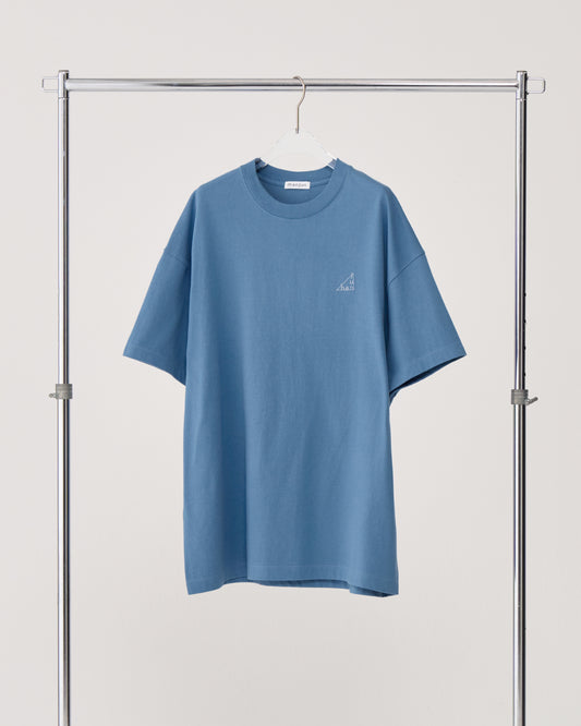 T-shirt / denim blue
