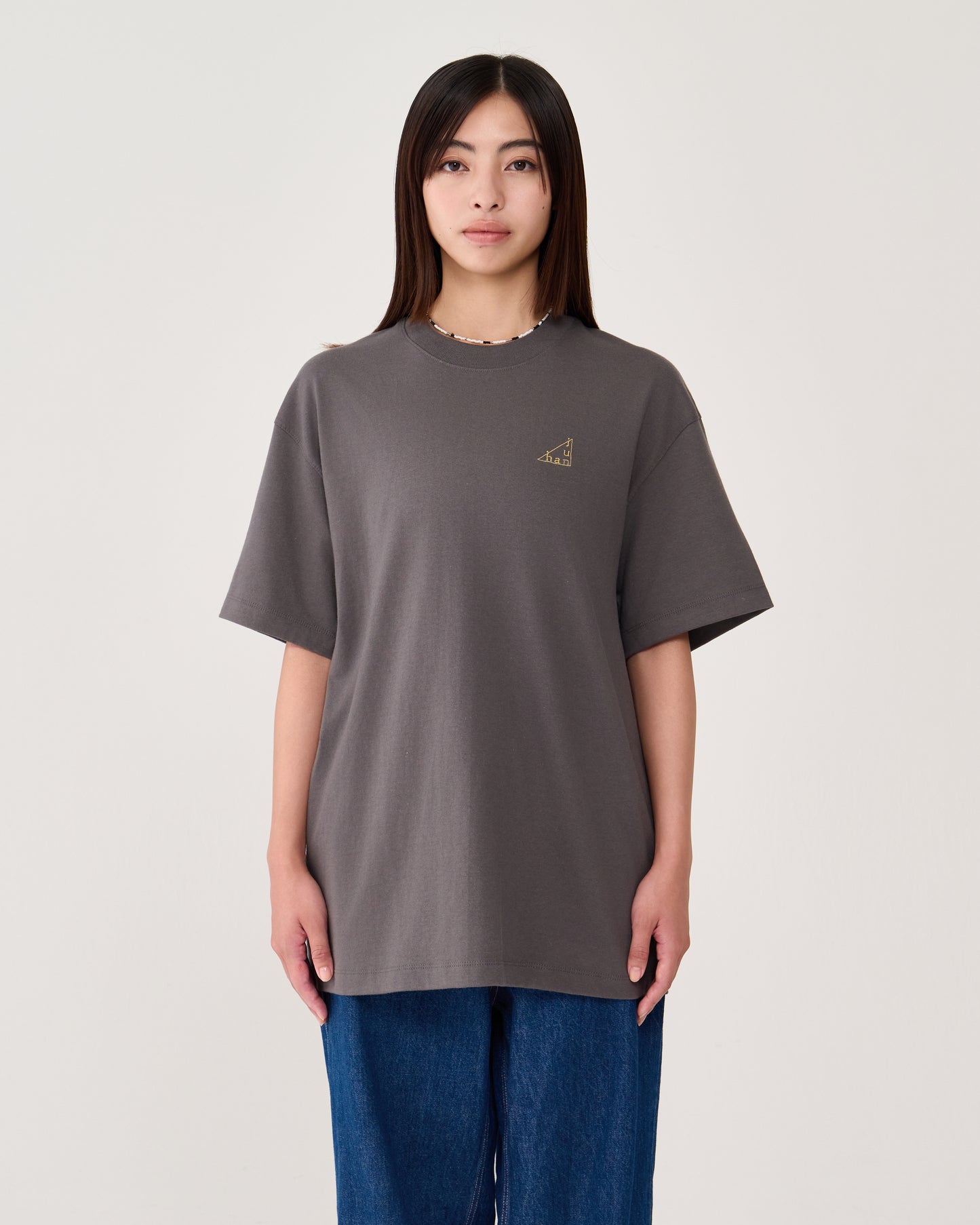 T-shirt / smoke gray