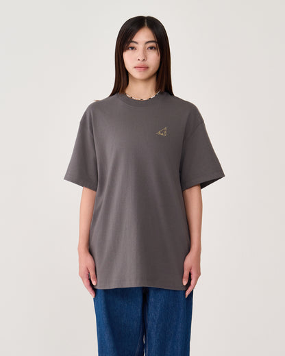 T-shirt / smoke gray