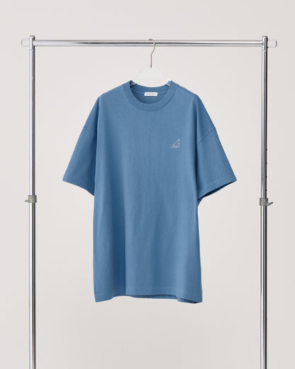 T-shirt / denim blue