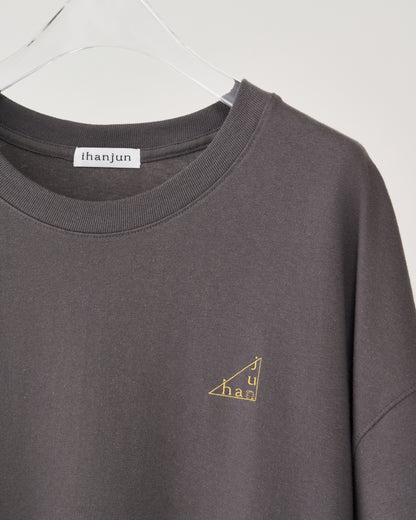 T-shirt / smoke gray