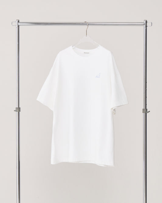 T-shirt / white