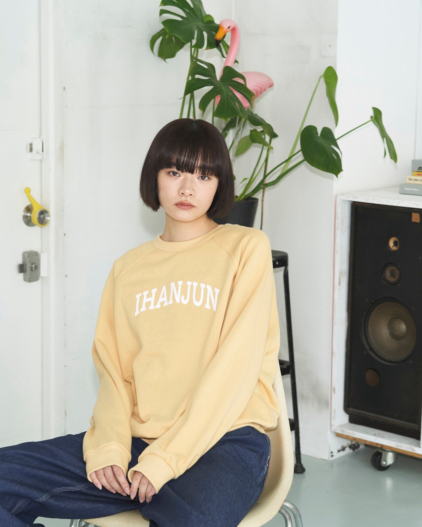 이한준 sweatshirt/smoky yellow