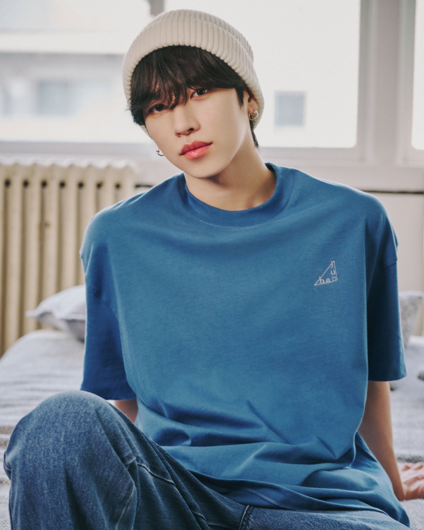 T-shirt / denim blue